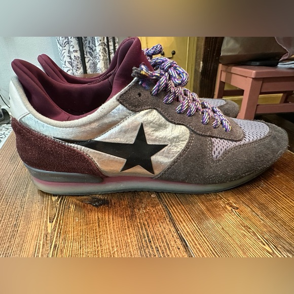 Golden Goose Sneakers - Picture 13 of 15